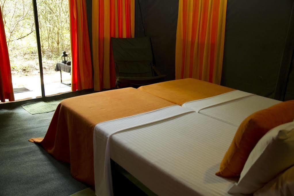 Mahoora Tented Safari Camp אודוואלאווה מראה חיצוני תמונה
